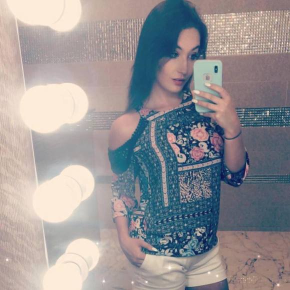 Meet your Posher, Amanda - Picture 1 of 1